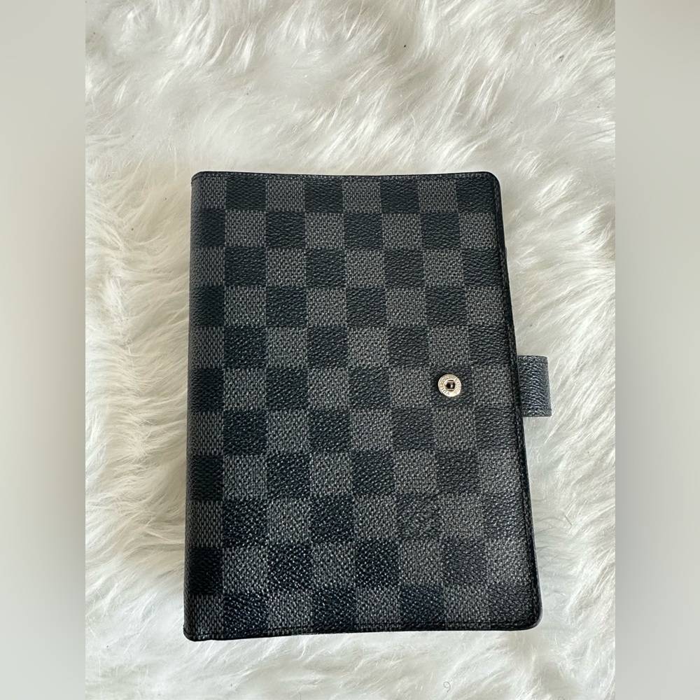 ❌❌ SOLD ❌❌ Louis Vuitton Medium Damier Ebene Graphite Ring Agenda